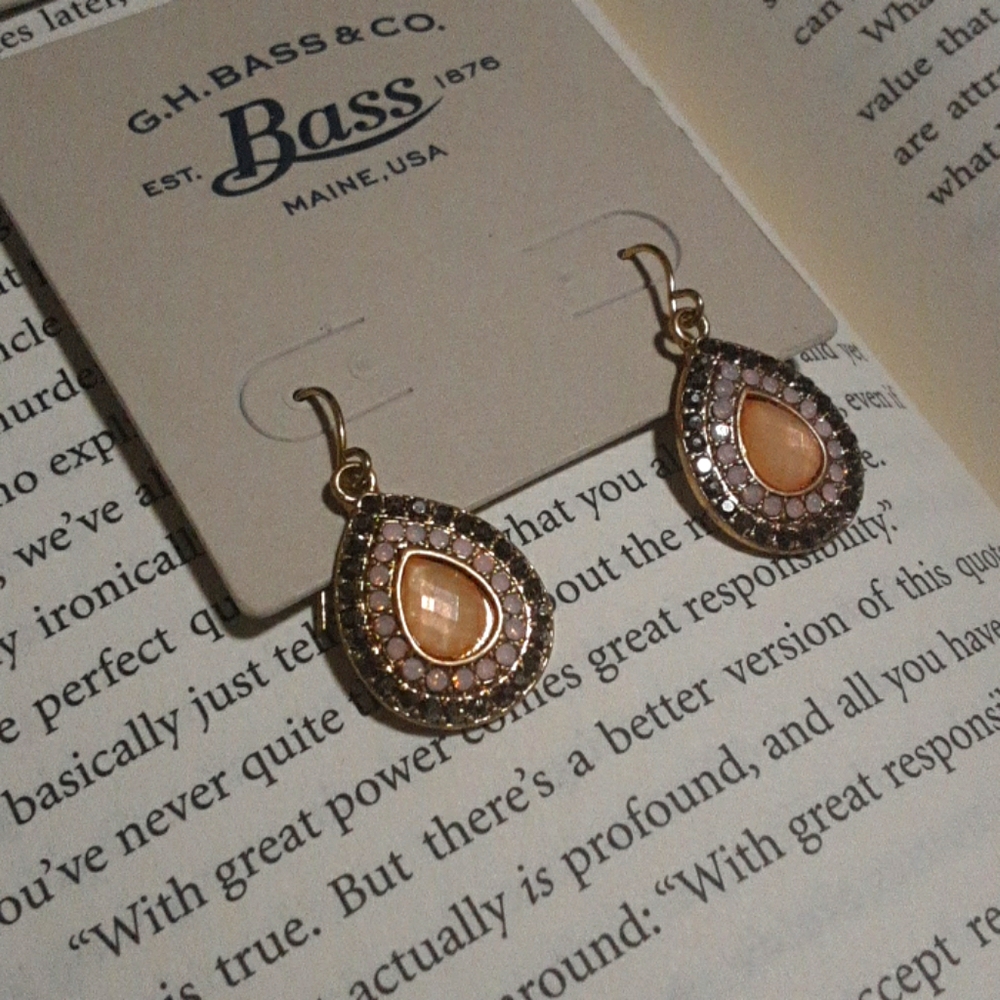 Teardrop earrings